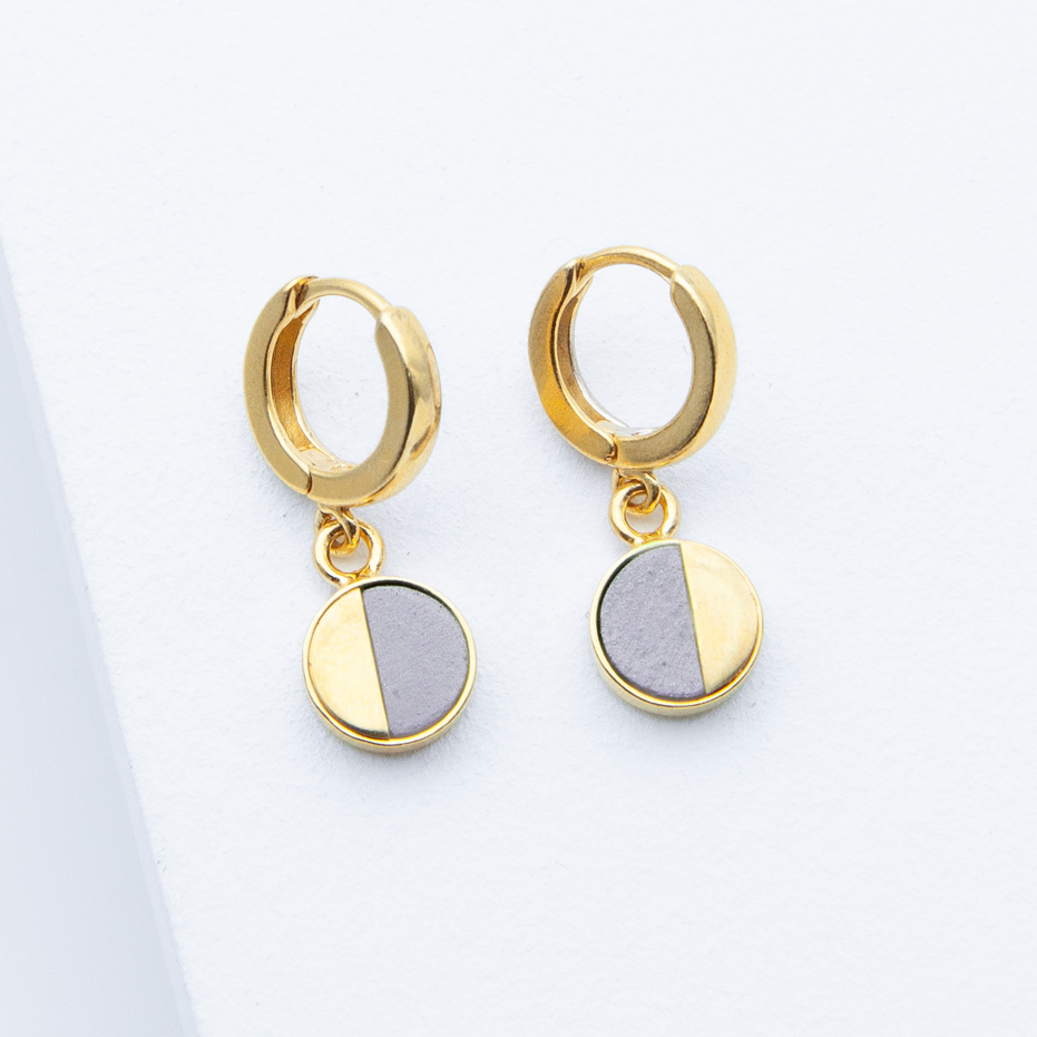 Handgefertigte Betonschmuck aus 925er Silber - Kreole R21 Gold Grau