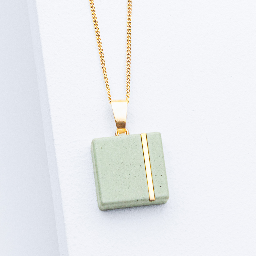 Betonschmuck von Studio 4L. Kette C30 Gold Grün