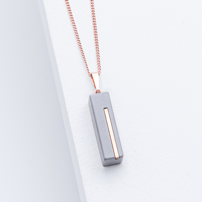 Betonschmuck von Studio 4L. Kette Juliane C2 Rosé.