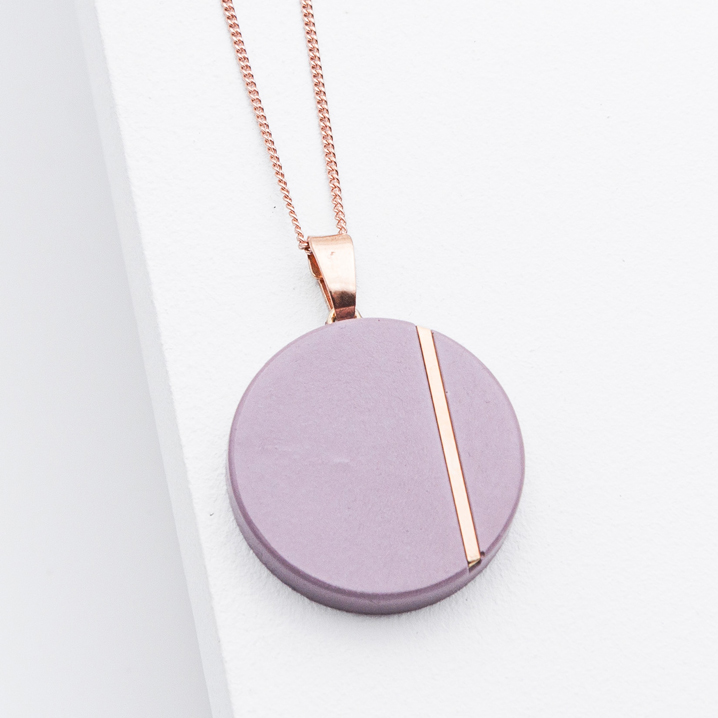 Studio 4L. Betonschmuck Kette R1 Rosé Crocus.
