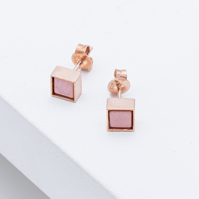 Betonschmuck von Studio 4L. Ohrstecker C10 in Rosé Blush.