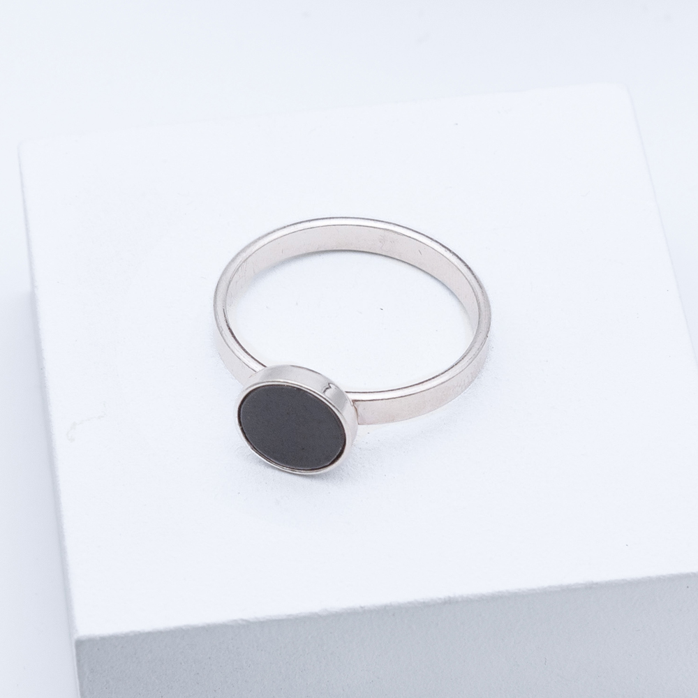 Betonschmuck von Studio 4L. Ring R0 Silber.