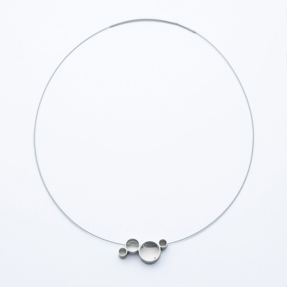 Handgefertigter Echtschmuck von Studio 4L. Collier Circles Silber Bergkristall.