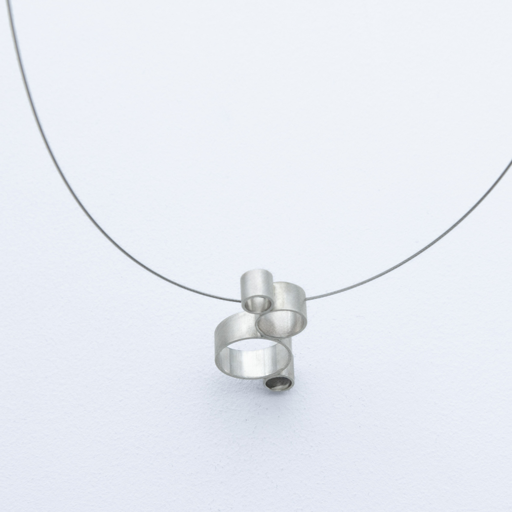 Silberschmuck von Studio 4L. Kollier Circles Silber.
